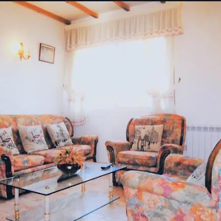 Piso Bajo. Casa Victoria